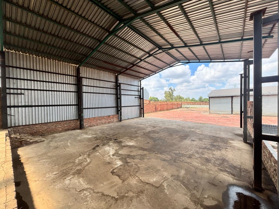 To Let commercial Property for Rent in Klerksdorp Industrial North West